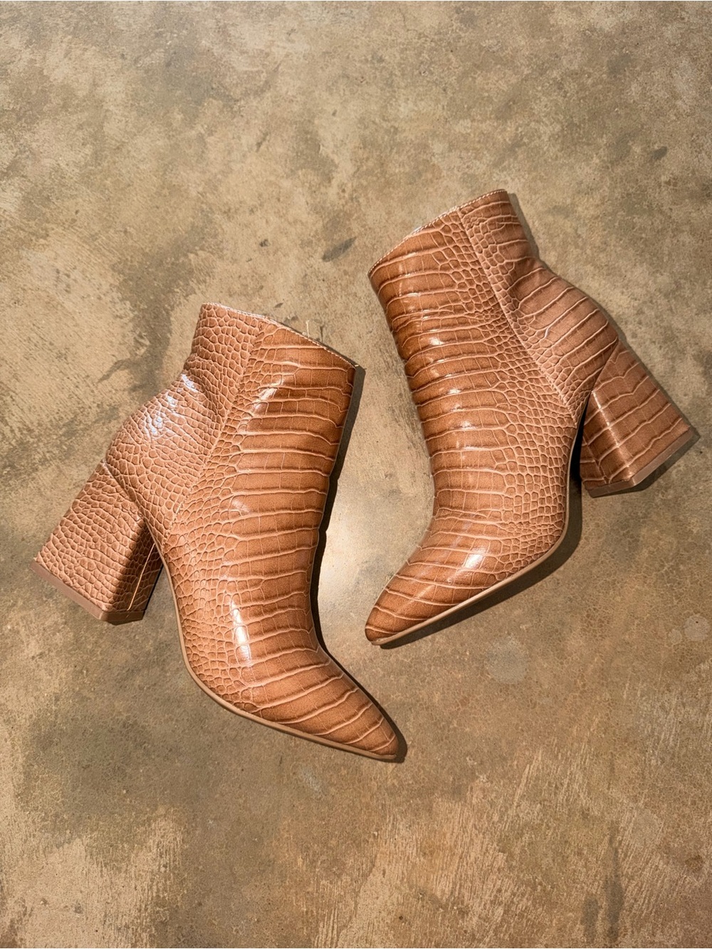 Bamboo Sage 01 Croc Embossed Pointed Toe Ankle Boots Brown Size 7 NWOB
